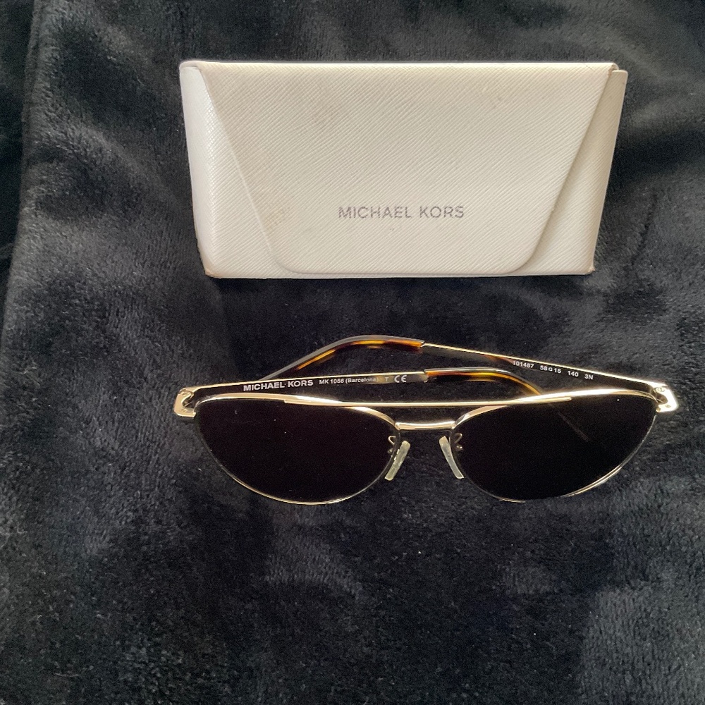 Ladies aviator Michael Kors sunglasses